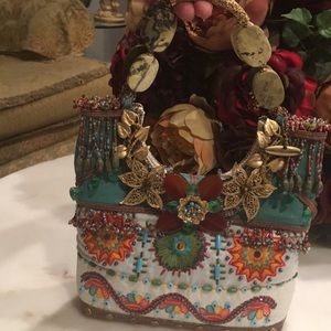 CUTE MARY FRANCES MULTICOLOR HAND BAG